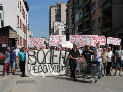Kako se iz VODENE REVOLUCIJE nije izrodilo ništa sem ekološke katastrofe Kako se iz VODENE REVOLUCIJE nije izrodilo ništa sem ekološke katastrofe