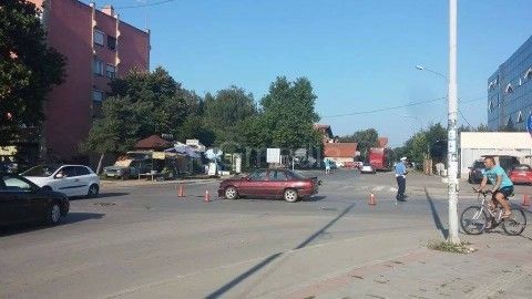 U sudaru vozila povređen Leskovčanin U sudaru vozila povređen Leskovčanin