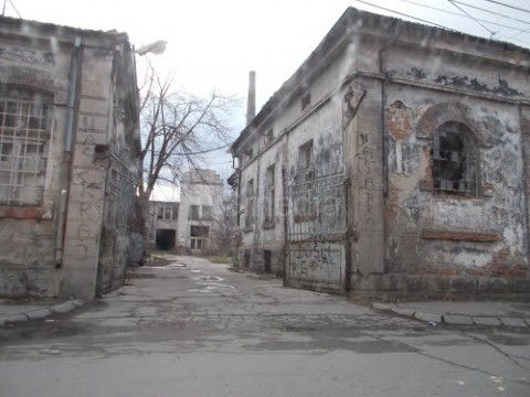 Napuštena fabrika dekor za film „Slavujevo doba“ Napuštena fabrika dekor za film „Slavujevo doba“