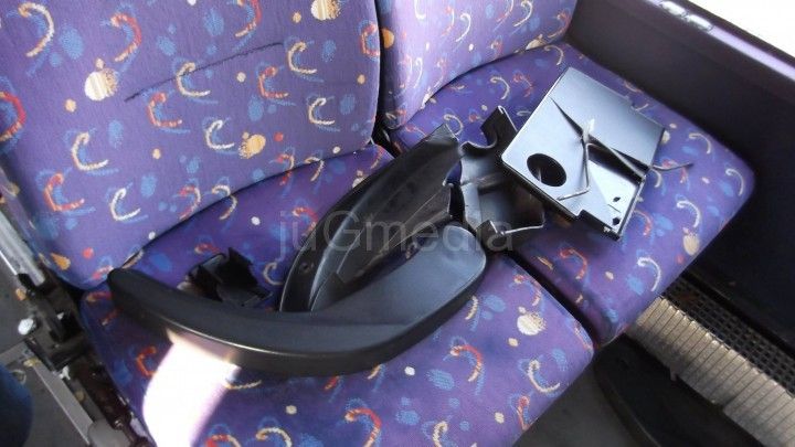 Navijači demolirali autobus „Nišekspresa“ Navijači demolirali autobus „Nišekspresa“