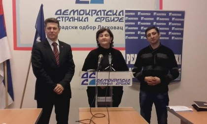 DSS i Dveri: Zašto se kriju odgovorni za pad plafona u školi u Vučju? item-thumbnail