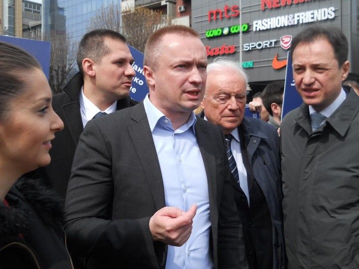 Pajtić: Ako pobedimo vraćamo penzije Pajtić: Ako pobedimo vraćamo penzije