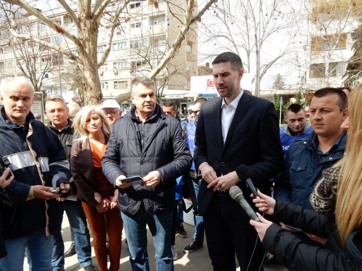 SNP: Srbija pobeđuje samo sa Rusijom! SNP: Srbija pobeđuje samo sa Rusijom!