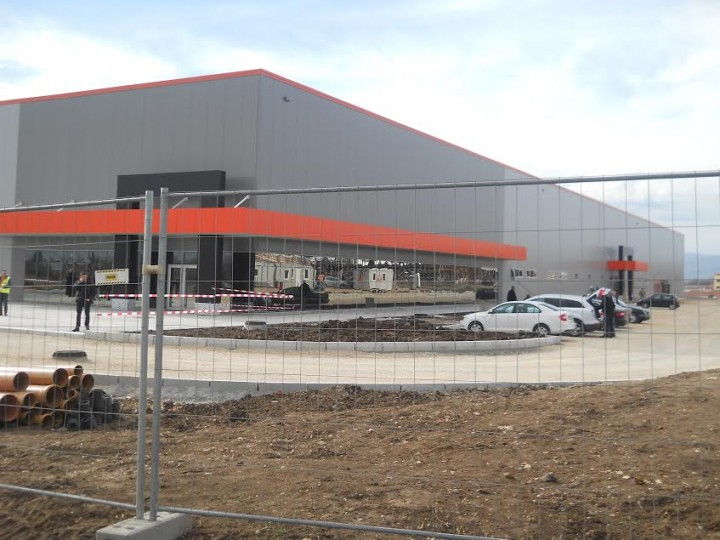 Vučić u Nišu otvara novi pogon „Džonson elektrika“ Vučić u Nišu otvara novi pogon „Džonson elektrika“