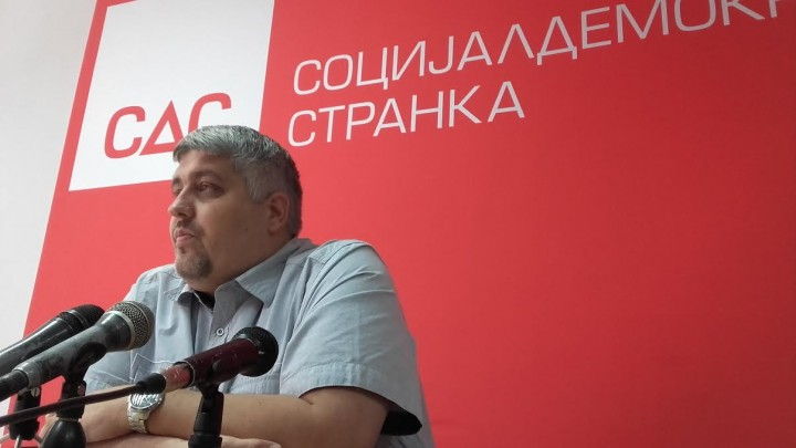 Da li je „Goga art“ krečila zidove SDS-a? Da li je „Goga art“ krečila zidove SDS-a?