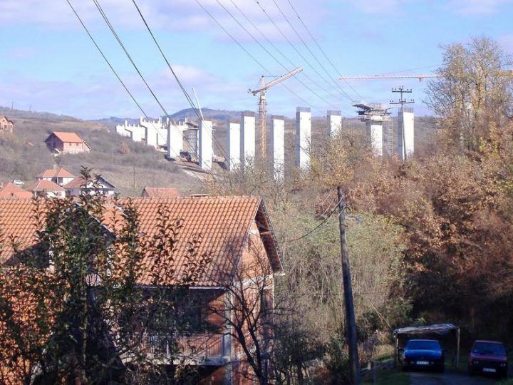 Obustavljen saobraćaj u Kržincu zbog radova na mostu Obustavljen saobraćaj u Kržincu zbog radova na mostu