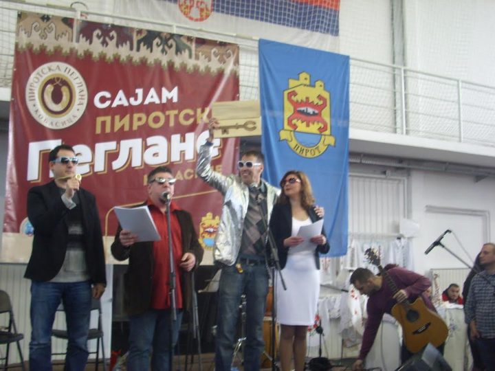 Kesić i Blaža probali pirotsku vijagru Kesić i Blaža probali pirotsku vijagru