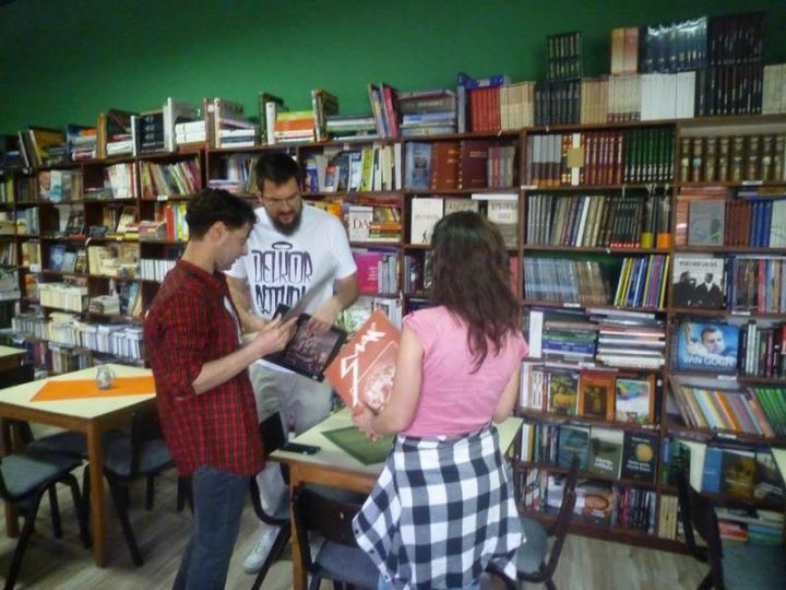 Na prvoj leskovačkoj berzi gramofonskih ploča kolekcionari i iz Niša Na prvoj leskovačkoj berzi gramofonskih ploča kolekcionari i iz Niša