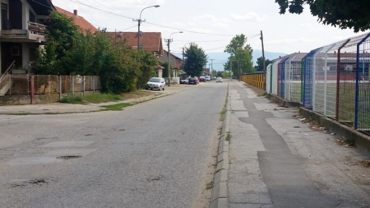 I lančiće s vrata kradu s fantomkom na glavi I lančiće s vrata kradu s fantomkom na glavi