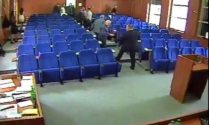 PONOVO O MAFIJAŠIMA I KRIMINALCIMA Vlast demonstrativno napustila sednicu skupštine! item-thumbnail