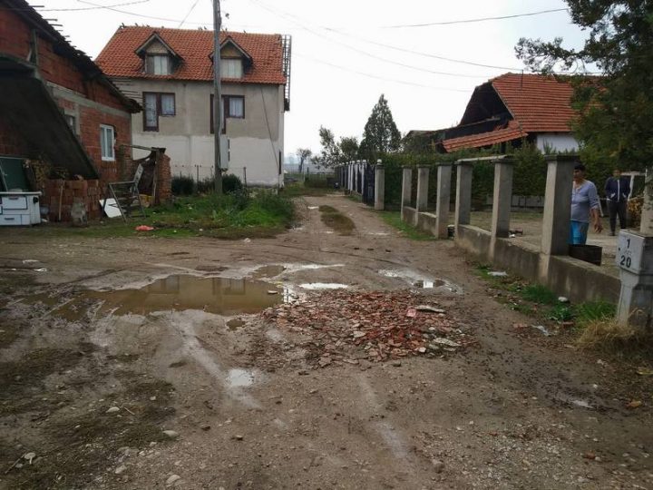 Kanalizacija i asfalt ano drom – najbare manglutne e Romengoro ani mahala Šljaka Kanalizacija i asfalt ano drom – najbare manglutne e Romengoro ani mahala Šljaka
