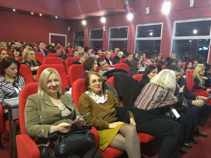 Sigurna kuća u Nišu zbrinula više od 700 žena i deteta Sigurna kuća u Nišu zbrinula više od 700 žena i deteta