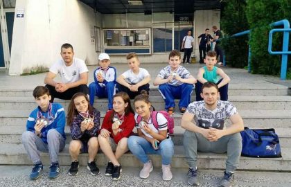 PK Leskovac: Sedmoro plivača osvojilo 13 medalja item-thumbnail