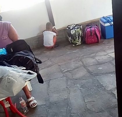 Zarobljeni u grčkom letovalištu zbog kvara na autobusu (FOTO, VIDEO) item-thumbnail