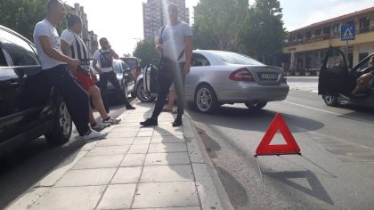 PROTESTI Jug Srbije STAO zbog cene goriva, najmasovnije okupljanje u Leskovcu, u Lebanu kažnjavali, u Nišu snimali registarske oznake (VIDEO, FOTO) JUGMEDIA TV – VANREDNE VESTI item-thumbnail