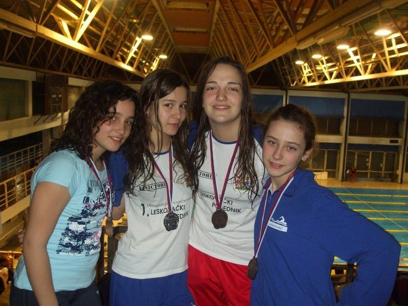 Leskovačke plivačice osvojile osam medalja