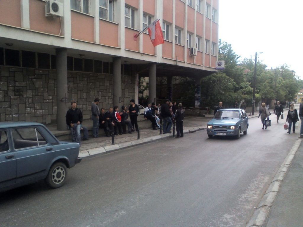Protest zbog „izbornih“ dnevnica, upad u kancelarije