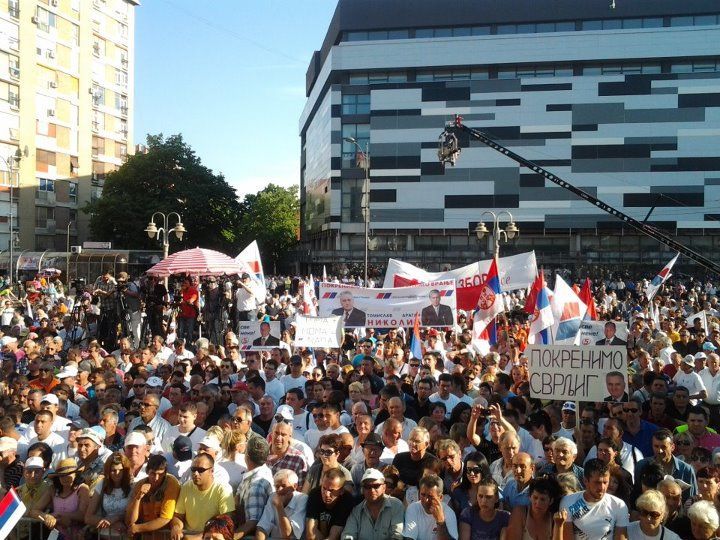 Nikolić obećao Nišlijama da će im se odužiti za svoje poslaničke plate