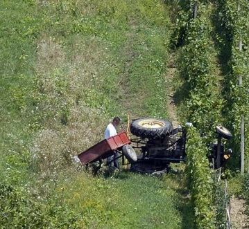 Teško povređen traktorista sa tri promila alkohola u krvi
