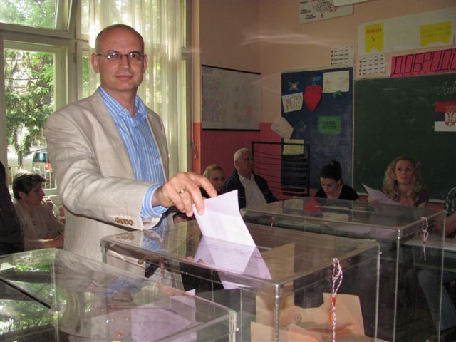 Genitičar Stojković glasao u svojoj školi