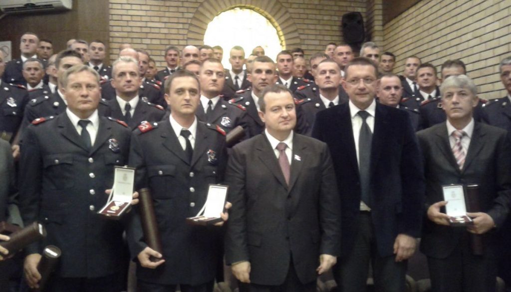 Dačić obećao posao za 500 vatrogasaca, a protivnicima GEJ parade poručio da je to državni posao