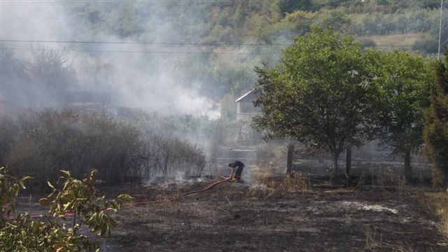 Avion JATA ugasio požar