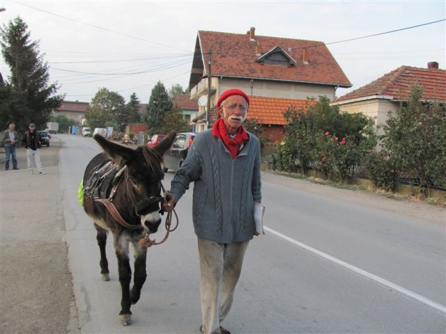 Francuski sveštenik i magarac u leskovačkom kraju