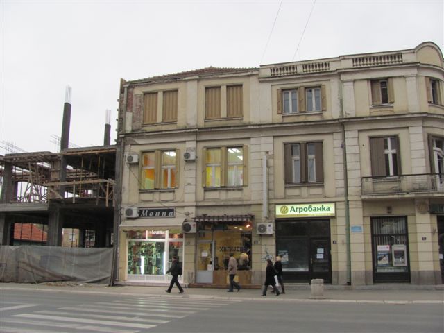 U Leskovcu napukla i ispucala zgrada pod zaštitom države