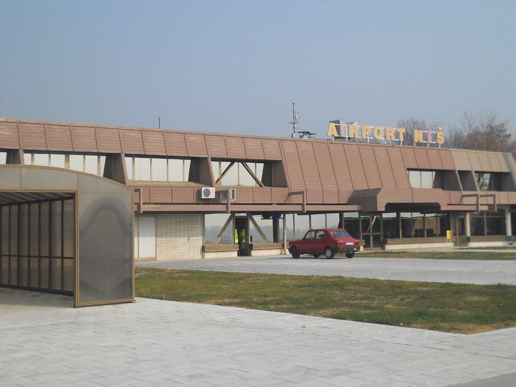 Zbog štrajka mesecima ne radi restoran na aerodromu „Konstantin Veliki“