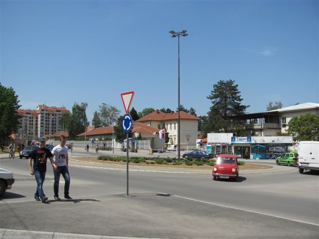 Na kružnom toku postavljeni reflektori