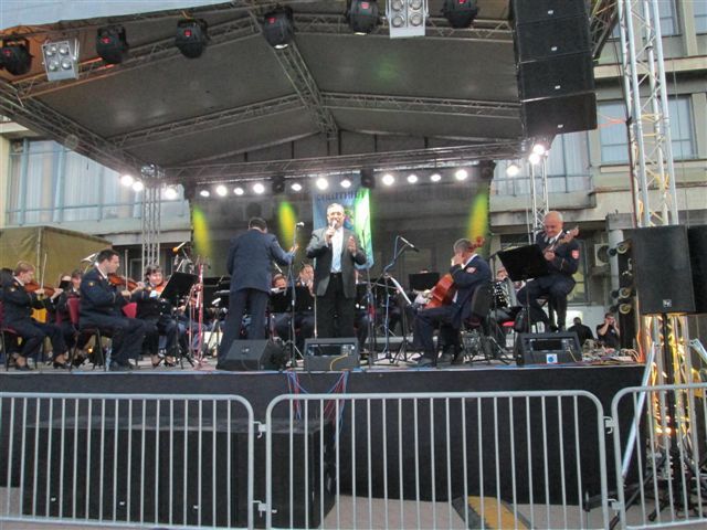 Vojni orkestar oduševio publiku na koncertu u Vlasotincu