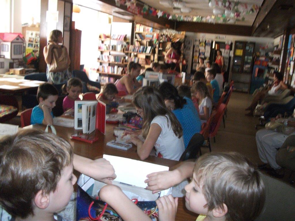 Deca u biblioteci uče francusku kulturu