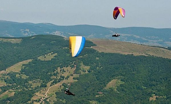 Nebranjeno nebo nad Leskovcem i Vranjem