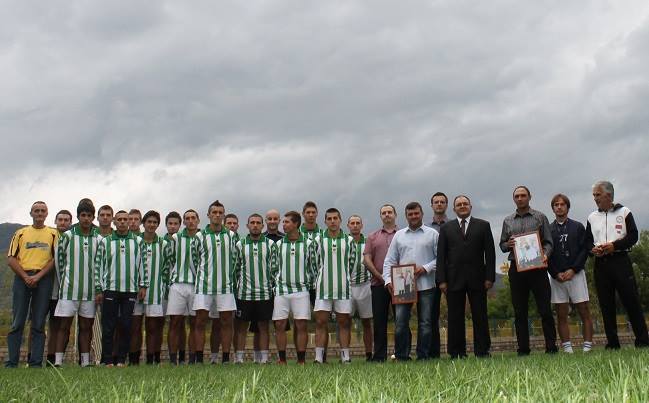 Fudbaleri Dinama dobili dresove Real Betisa