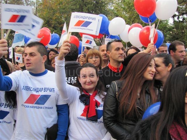 Predizborni miting SNS u Leskovcu