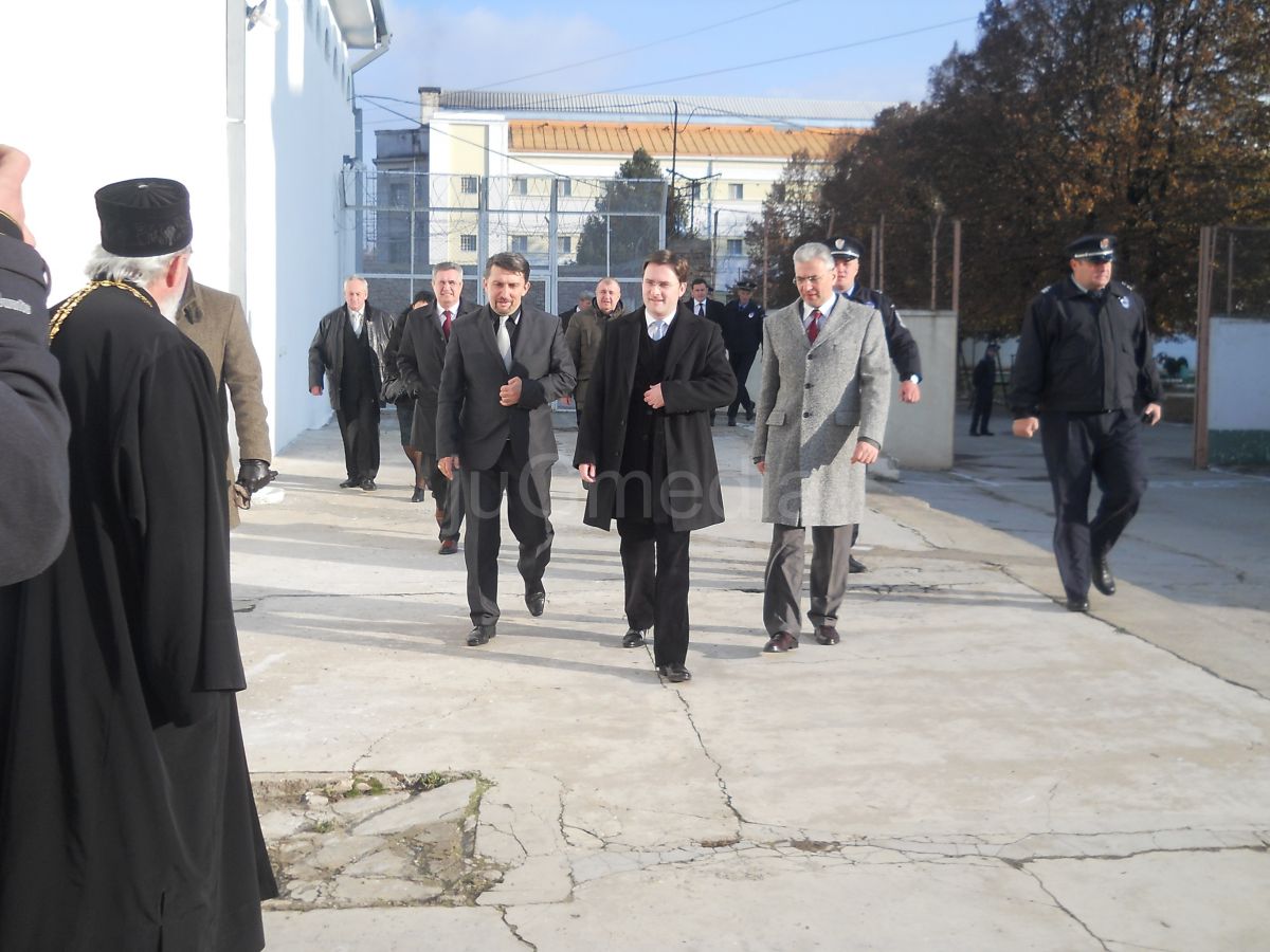 Ministar Selaković u poseti niškom zatvoru
