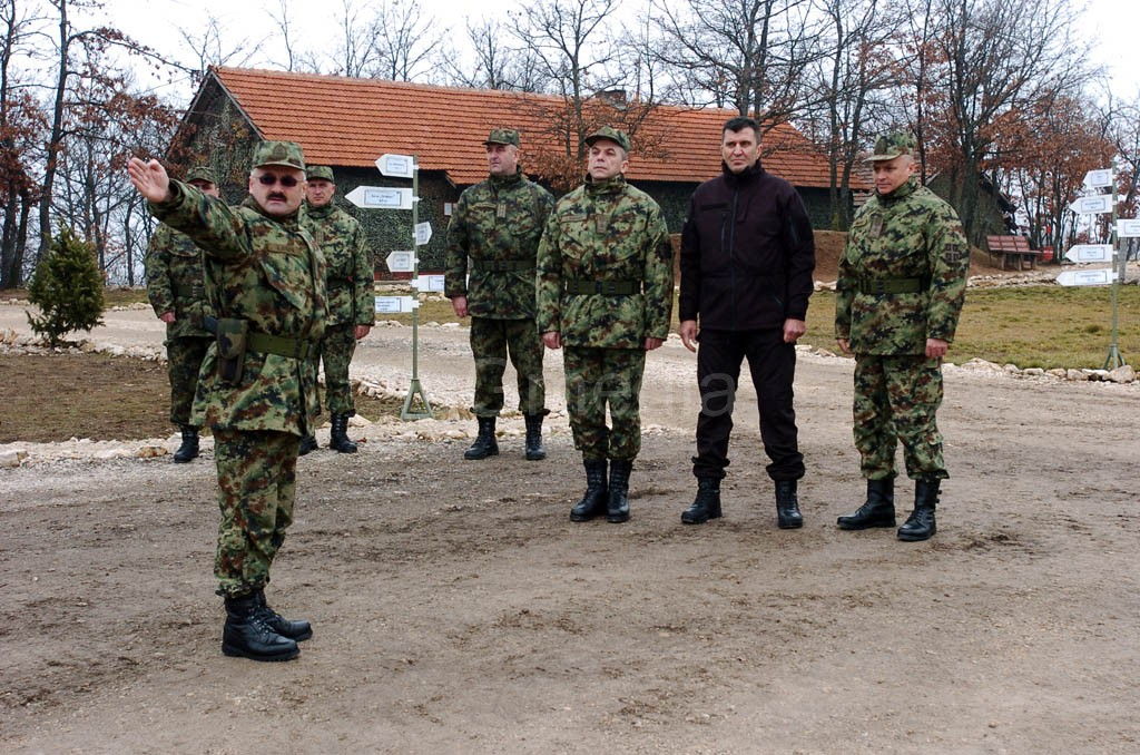 Predstavnici Ministarstva odbrane proveli Božić sa vojskom na jugu Srbije