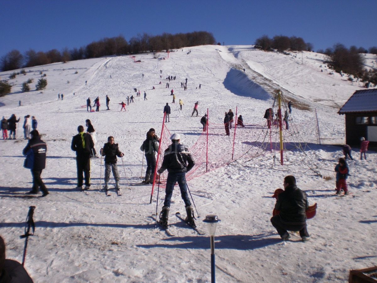 Počelo skijanje na Besnoj Kobili