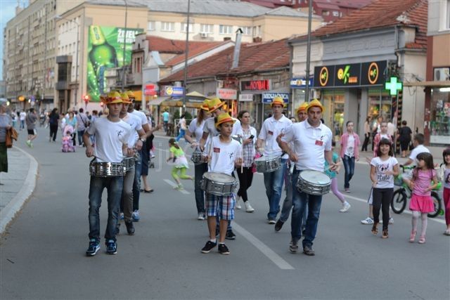 Ovacije za petogodišnjeg Kostu Gocića na „Drum dum“ festu