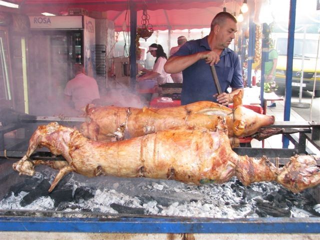 Roštiljijada: Zakupljena polovina štandova