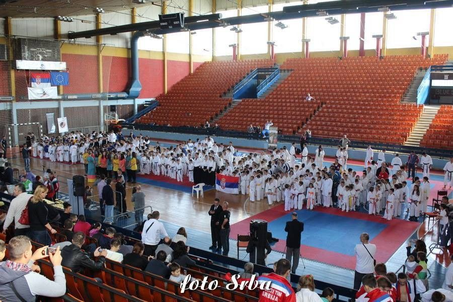 Karatisti iz Resavice osvojili najviše medalja u Leskovcu