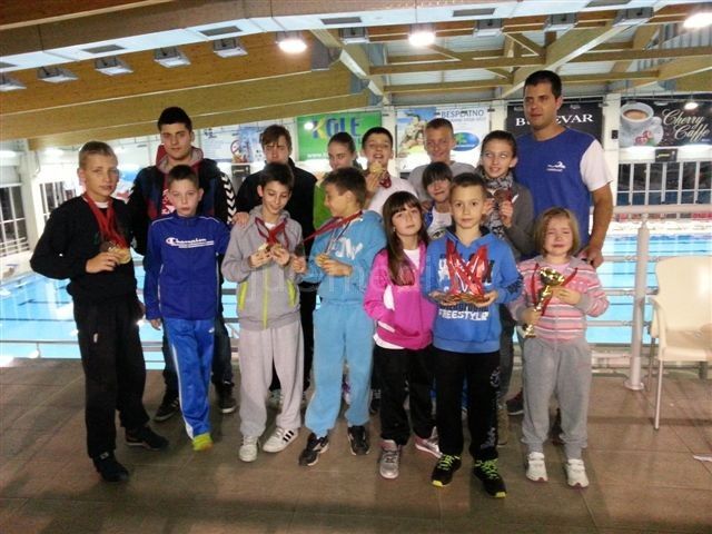 Leskovački plivači osvojili 24 medalje u Kragujevcu