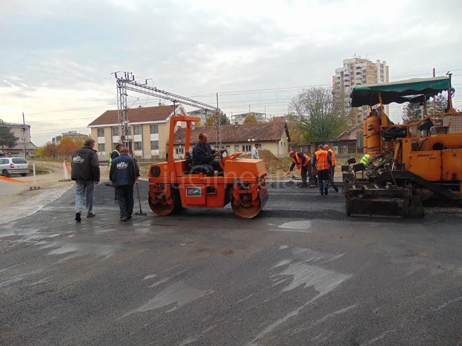 Izmena saobraćajne rute u centru Leskovca zbog asfaltiranja 6 ulica