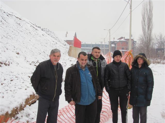 Urušeni zid fabrike „Mladost“ ugrožava bezbednost ljudi