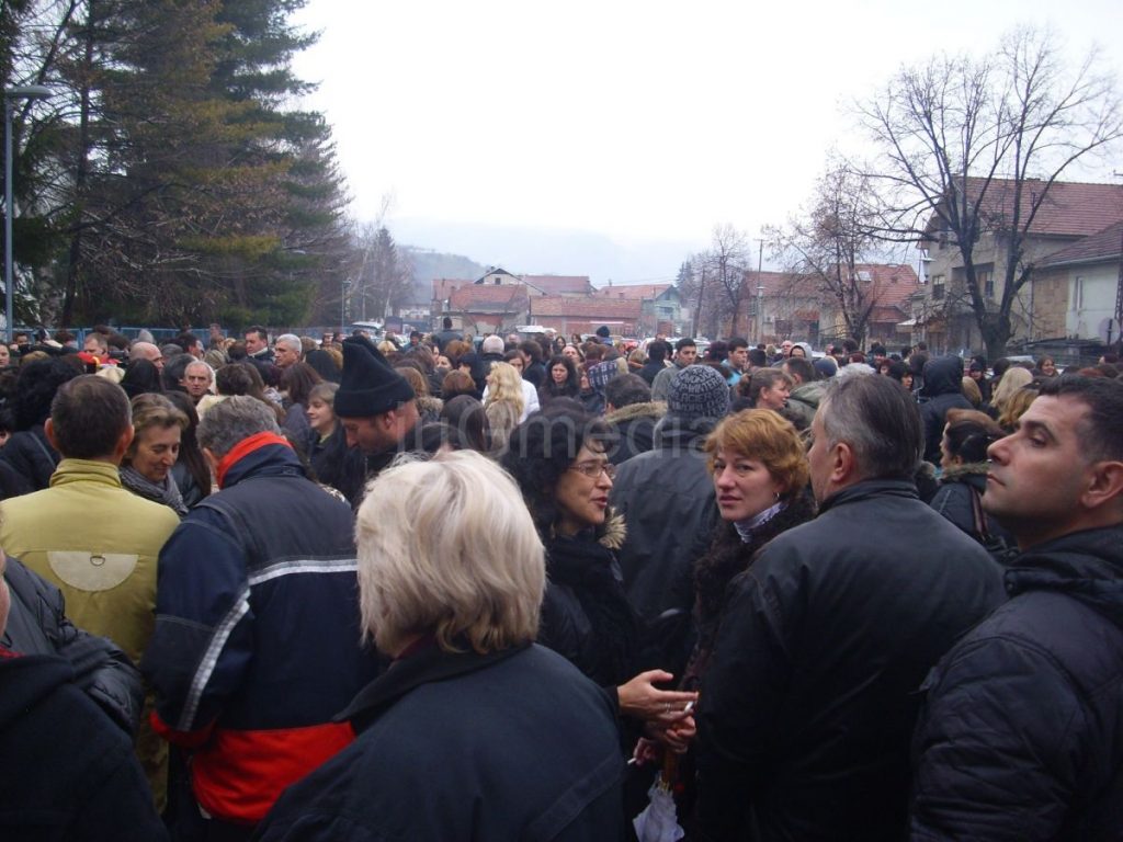 Protest nekoliko stotina radnika fabrike “AHA Mura Prvi maj“