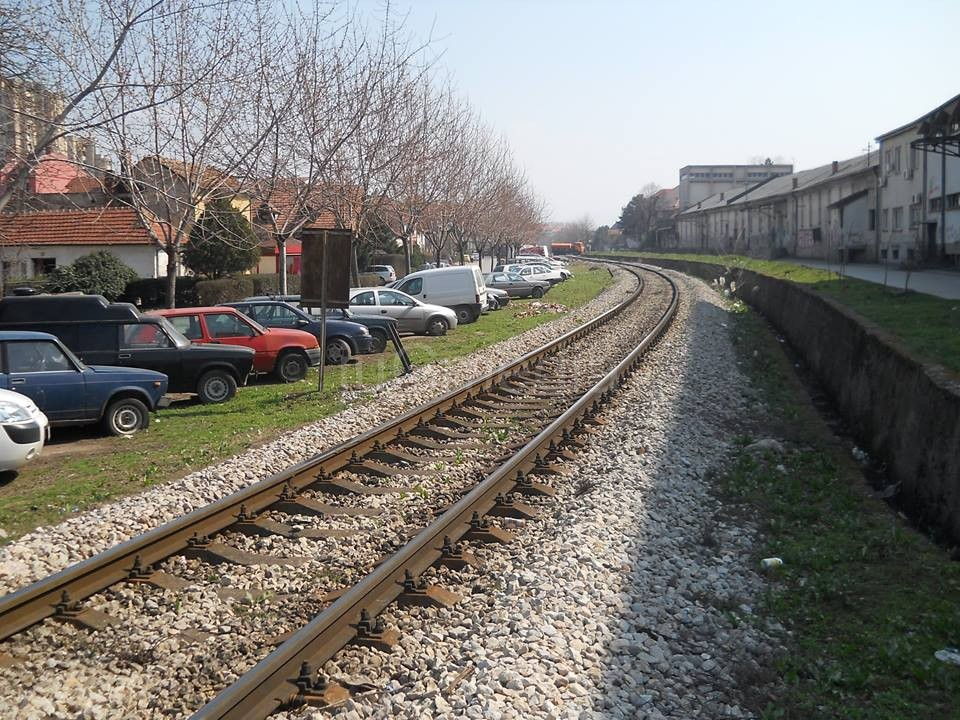 Sudar voza i kombija u širem centru Niša