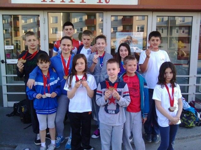 Plivači PK “Leskovac” osvojili 21 medalju