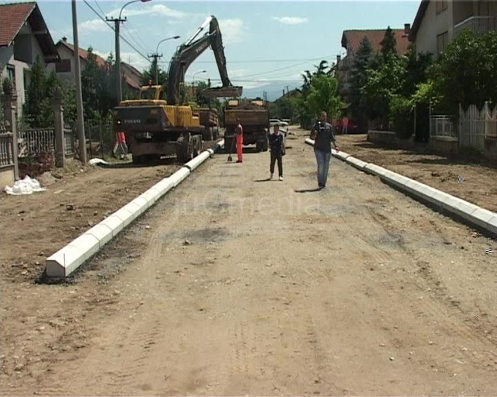 Počelo asfaltiranje ulica u naselju Slavka Zlatanovića