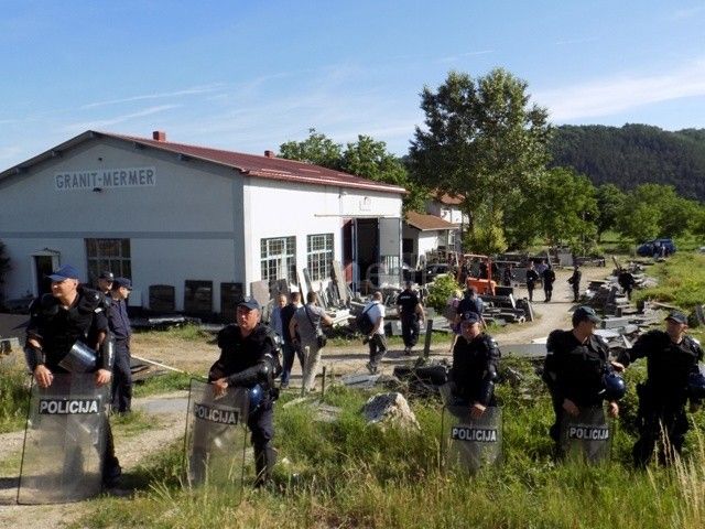 Putevi Srbije odložili rušenje kamenorezačkog preduzeća na Koridoru 10