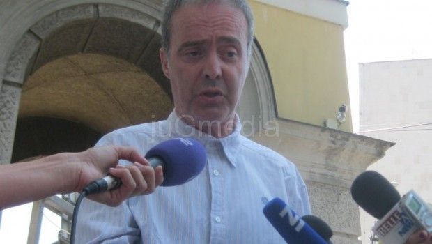 Počelo suđenje književniku Zoranu Ćiriću